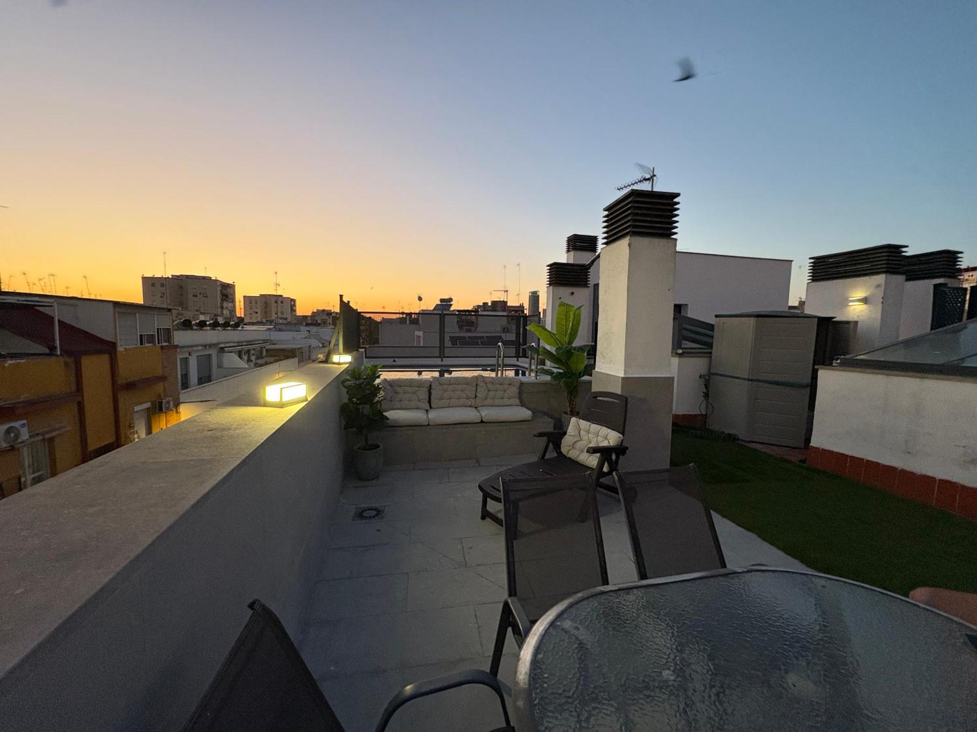 Atico Triana Con Piscina Privada Apartment Seville Ngoại thất bức ảnh